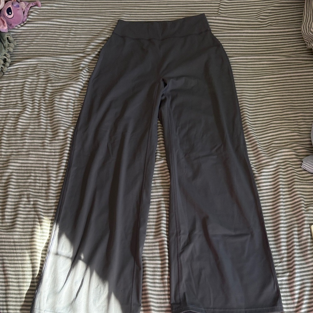 OQQ wide leg leggings!